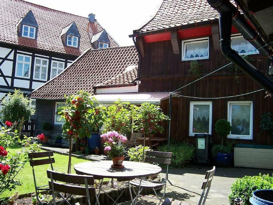 Altes Tageloehnerhaus Von 1510 Mit Garten Und Parkplatz Goslar Eksteriør billede